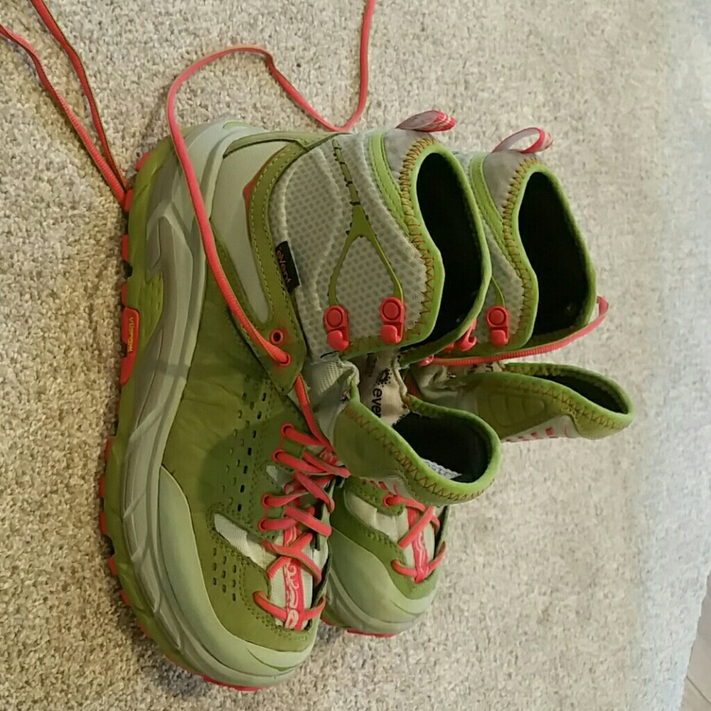 Hoka ladies 8 F10015E